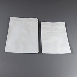 Standbodenbeutel weiss